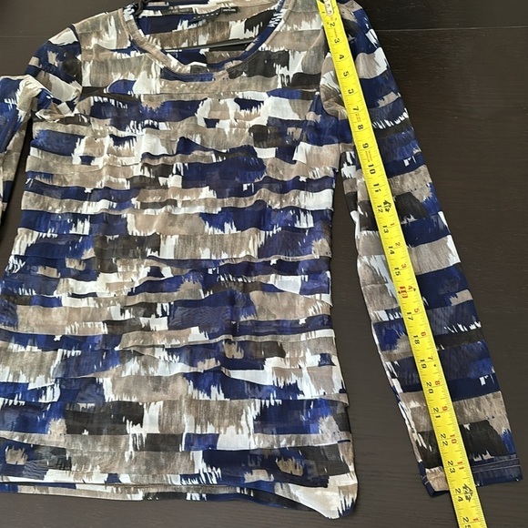 TRIBAL semi-sheer mesh long sleeve diagonal ruffle camo top size medium as new - Picture 7 of 10